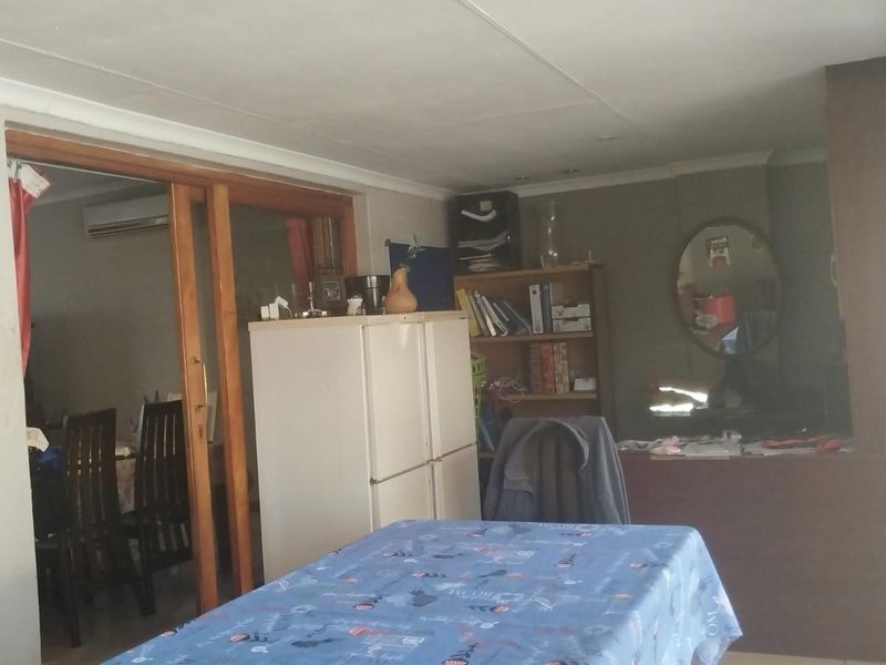 House For Sale in Model Park, Witbank - Photo 10