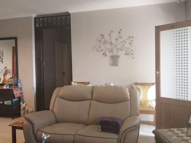 House For Sale in Model Park, Witbank - Photo 5