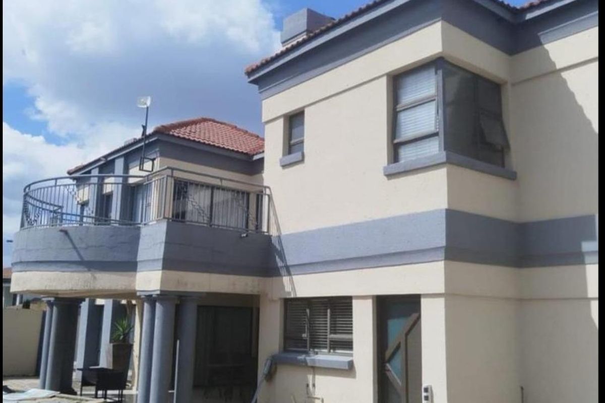 House For Sale in Model Park, Witbank - Photo 4