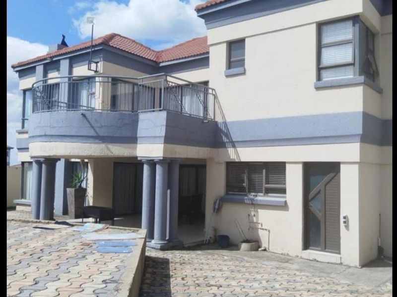 House For Sale in Model Park, Witbank - Photo 3