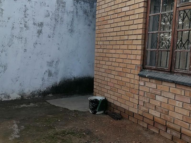 3 Bedrooms House For Sale in Seshego, Polokwane - Photo 3