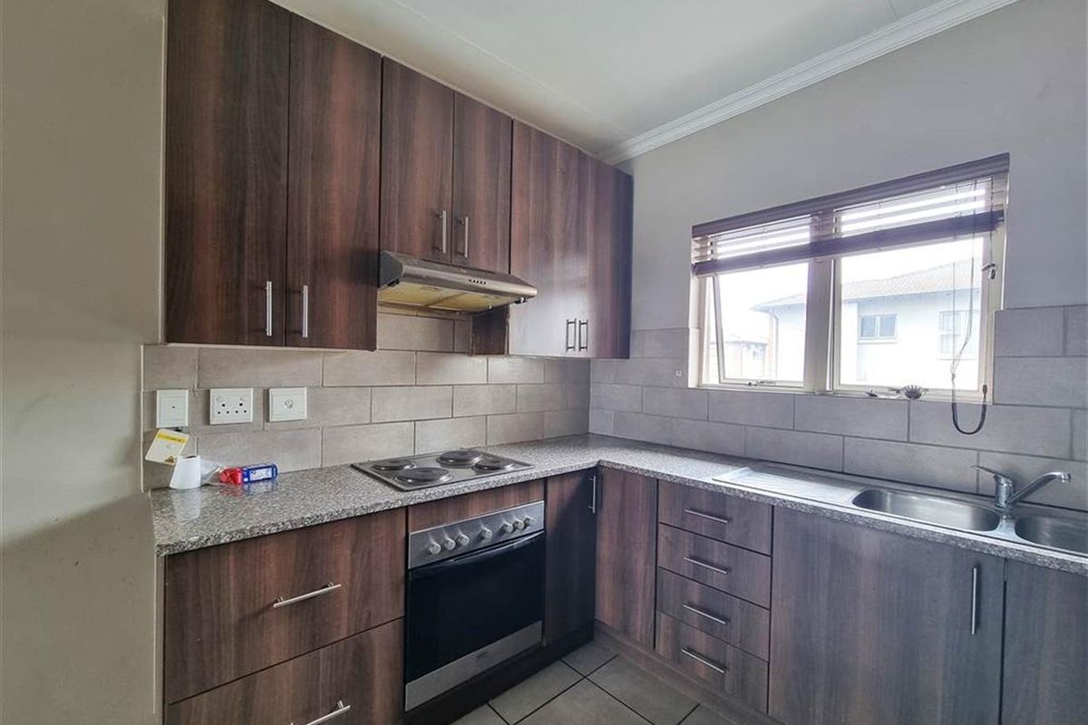 3 Bed,2 Bath GROUND Floor Apartment To Rent in Midrand - Photo 2