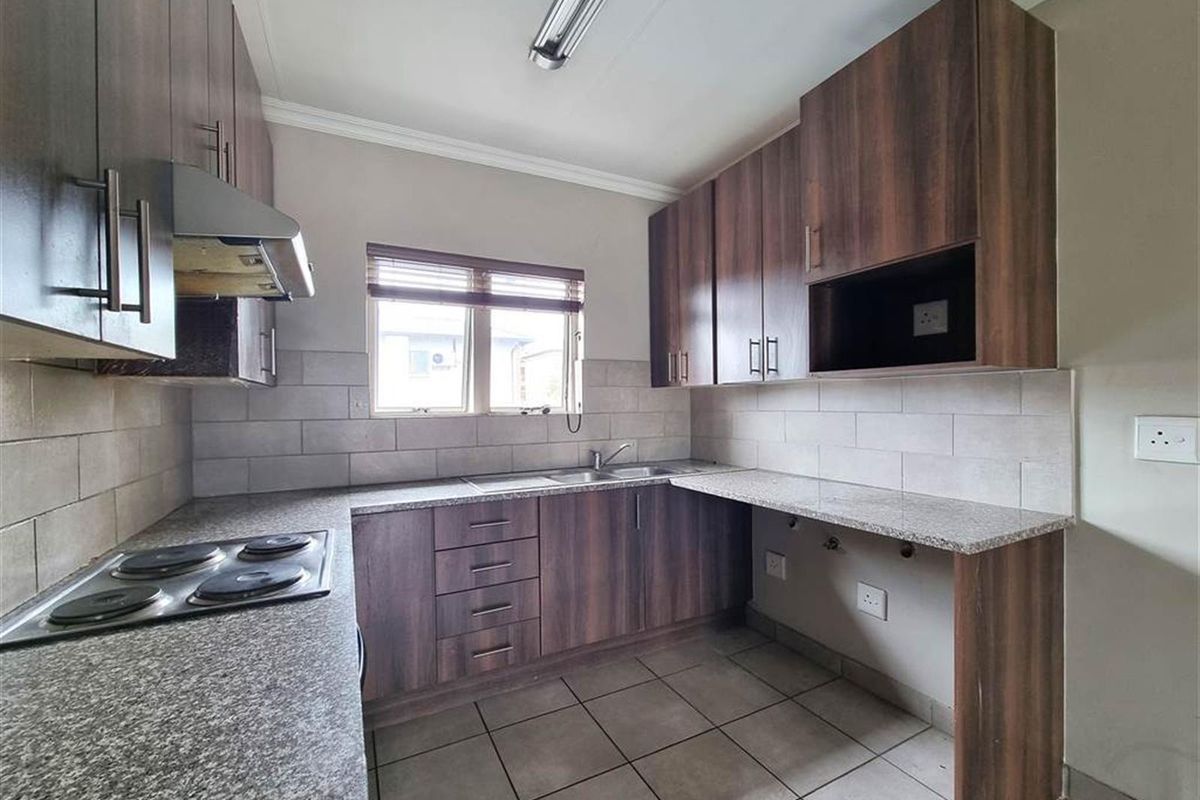 3 Bed,2 Bath GROUND Floor Apartment To Rent in Midrand - Photo 3