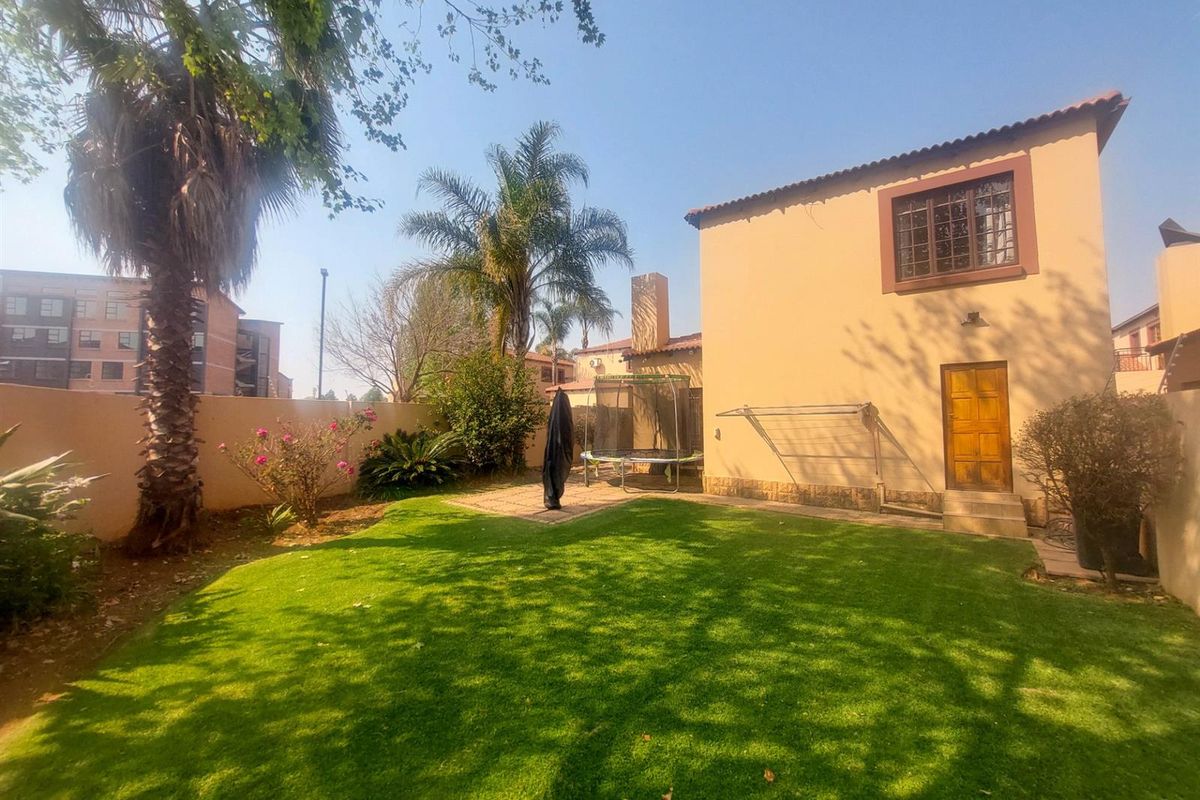Three-Bedroom Townhouse with Spacious Garden for Sale in  Rooihuiskraal North, Centurion - Photo 2