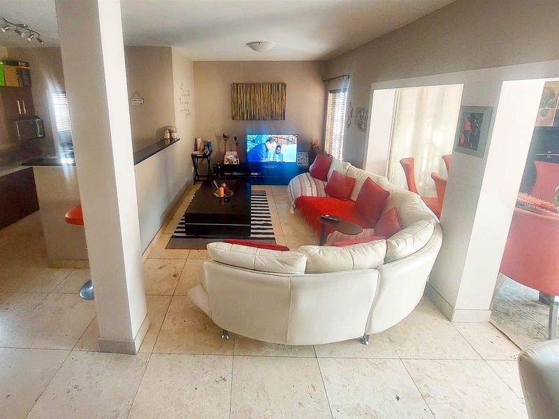 Three-Bedroom Townhouse with Spacious Garden for Sale in  Rooihuiskraal North, Centurion - Photo 5