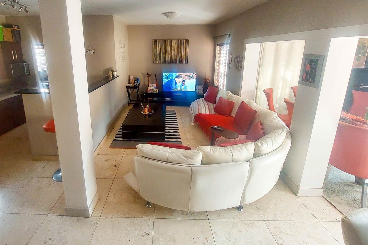 Three-Bedroom Townhouse with Spacious Garden for Sale in  Rooihuiskraal North, Centurion - Photo 5