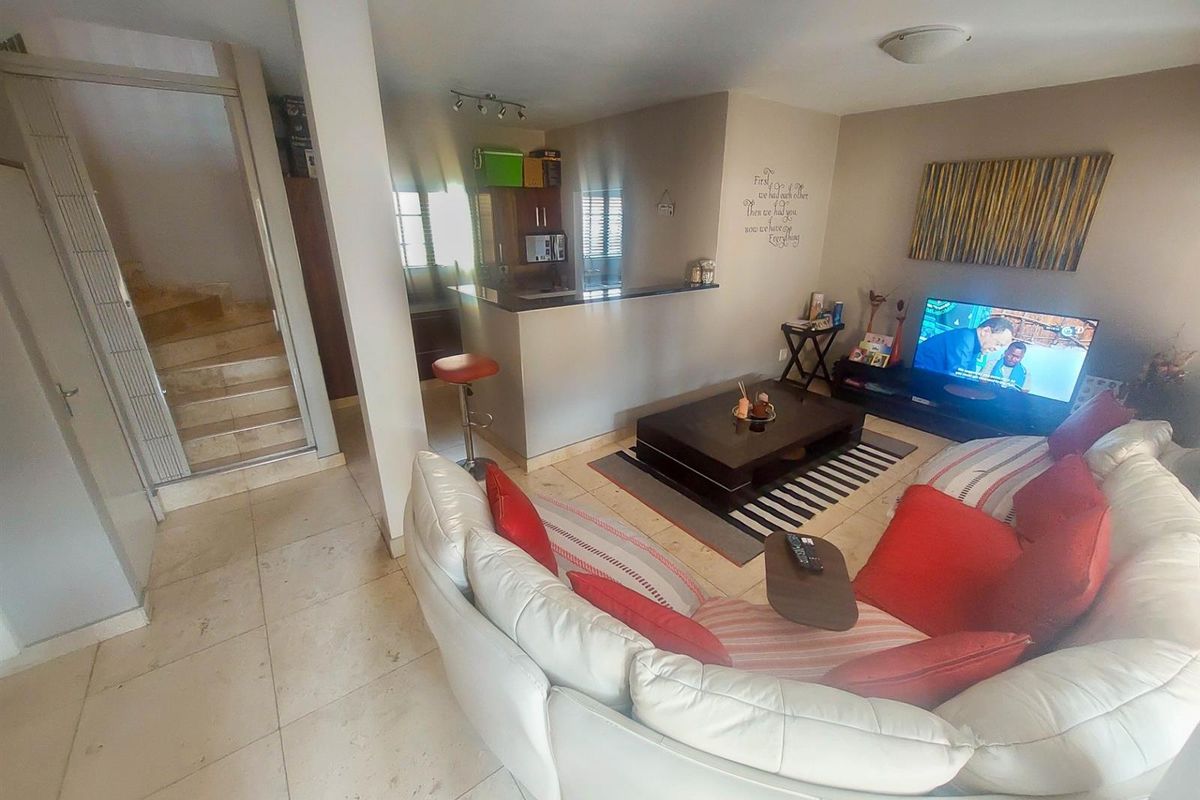 Three-Bedroom Townhouse with Spacious Garden for Sale in  Rooihuiskraal North, Centurion - Photo 4