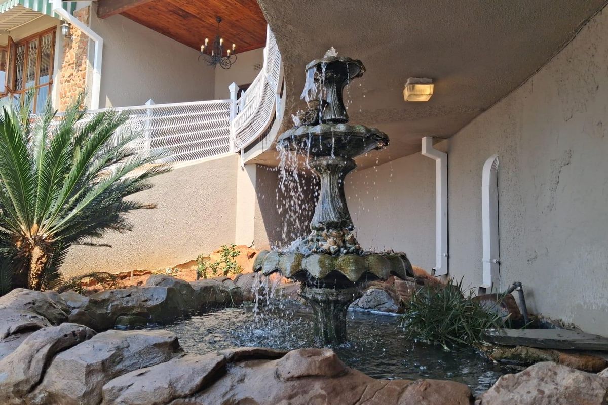 Guest House For Sale in Rustenburg, North West - Photo 3