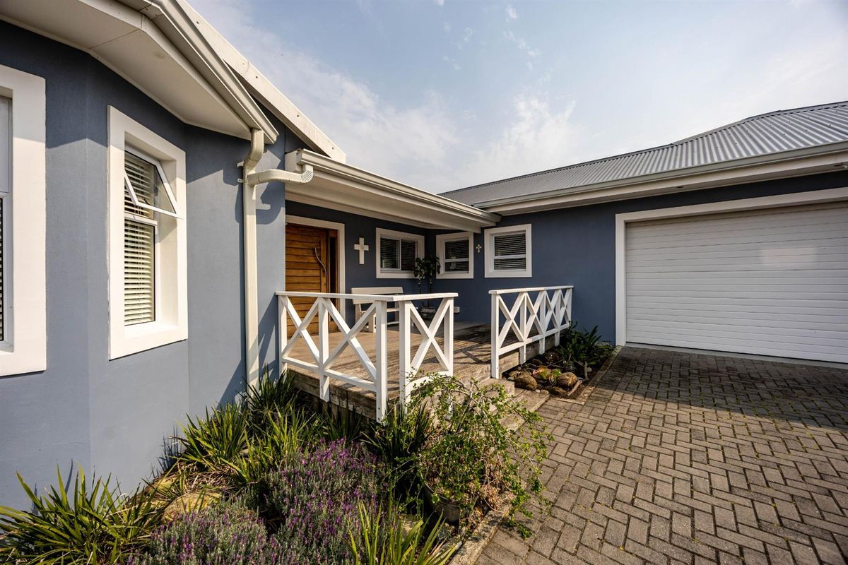 EXCLUSIVE COASTAL LUXURY | SUNRISE-ON-SEA - Photo 2