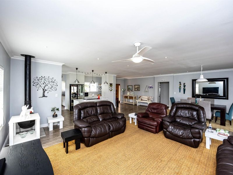 EXCLUSIVE COASTAL LUXURY | SUNRISE-ON-SEA - Photo 4