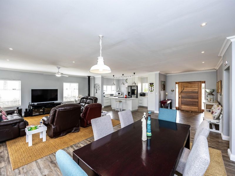 EXCLUSIVE COASTAL LUXURY | SUNRISE-ON-SEA - Photo 3