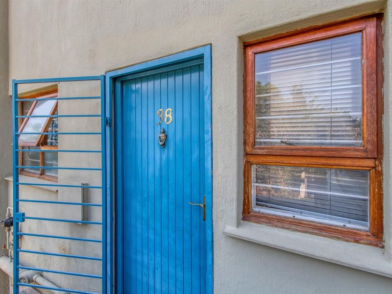 Cozy apartment in Secure Complex - Ferndale - Photo 2