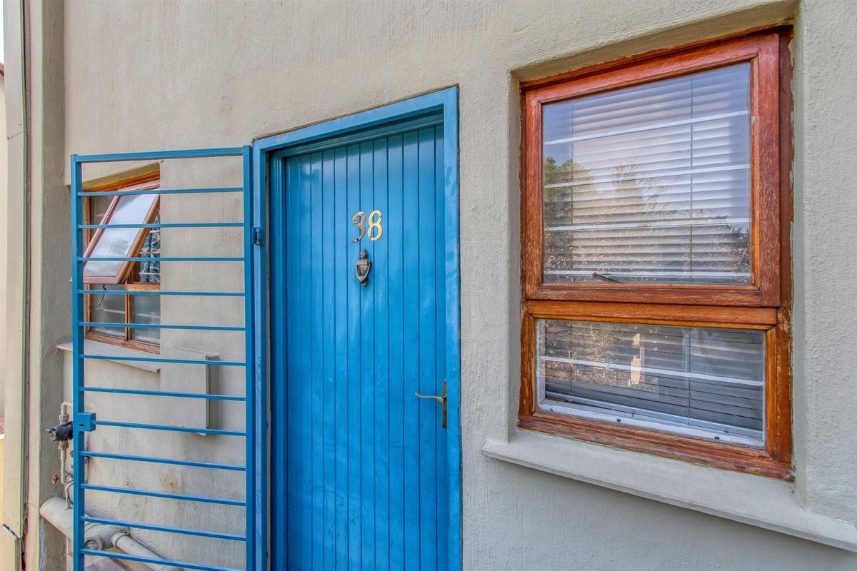 Cozy apartment in Secure Complex - Ferndale - Photo 2