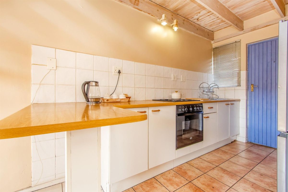 Cozy apartment in Secure Complex - Ferndale - Photo 4