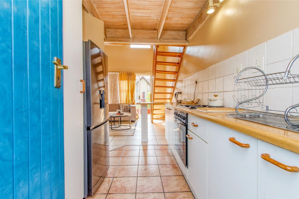 Cozy apartment in Secure Complex - Ferndale - Photo 3