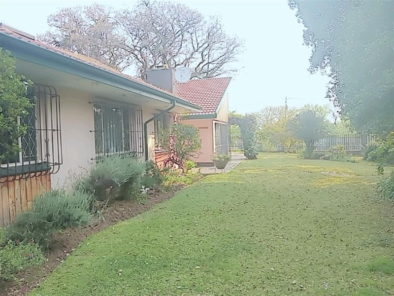 House For Sale in Lombardy East, Lombardy, Johannesburg - Photo 9