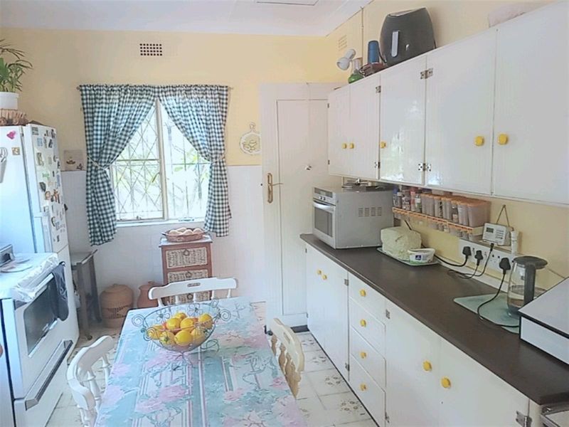House For Sale in Lombardy East, Lombardy, Johannesburg - Photo 5