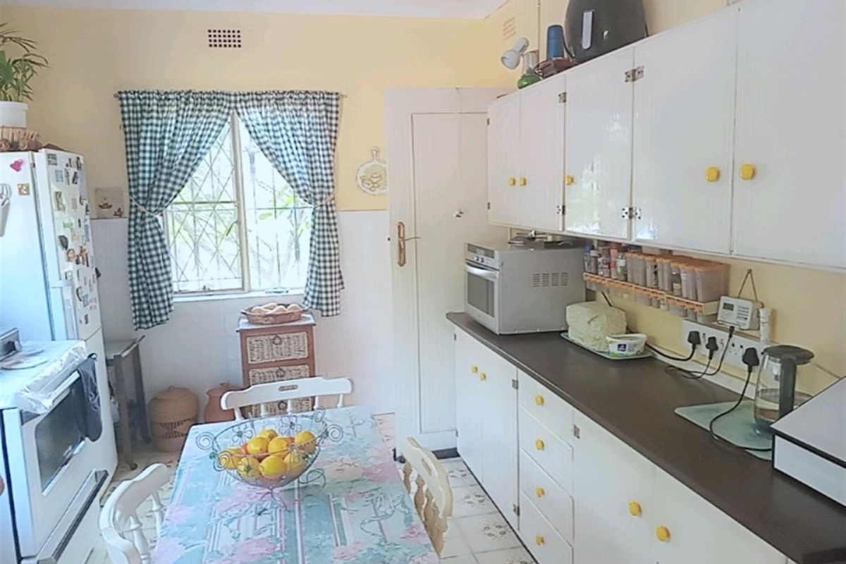 House For Sale in Lombardy East, Lombardy, Johannesburg - Photo 5
