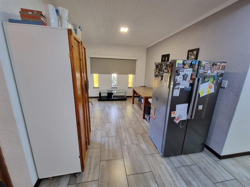 Prime Location | Luxurious - Modern Home - Pioneer Park - Photo 3