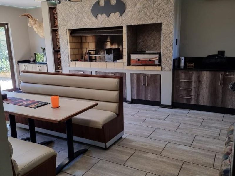 Prime Location | Luxurious - Modern Home - Pioneer Park - Photo 2