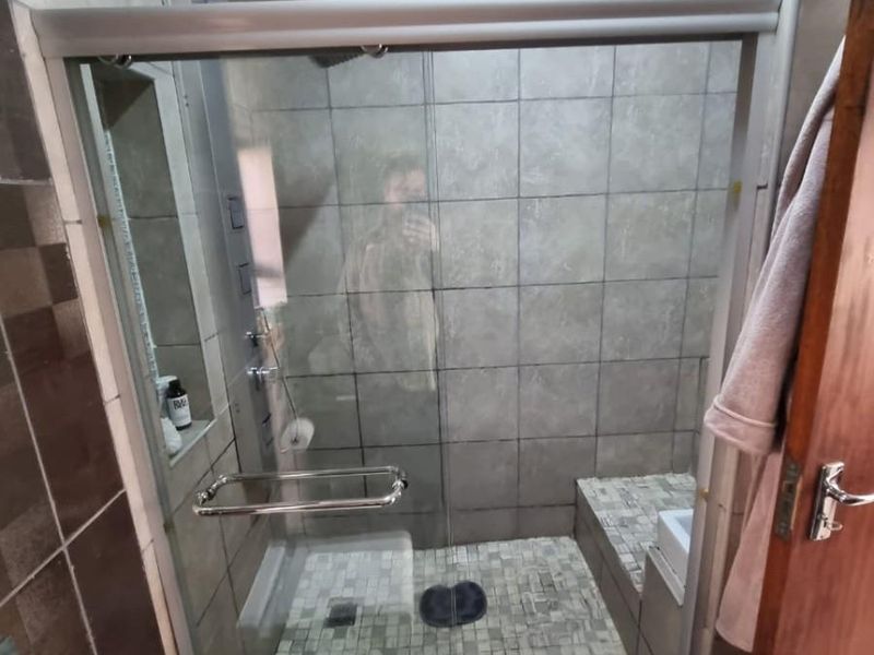 Prime Location | Luxurious - Modern Home - Pioneer Park - Photo 9