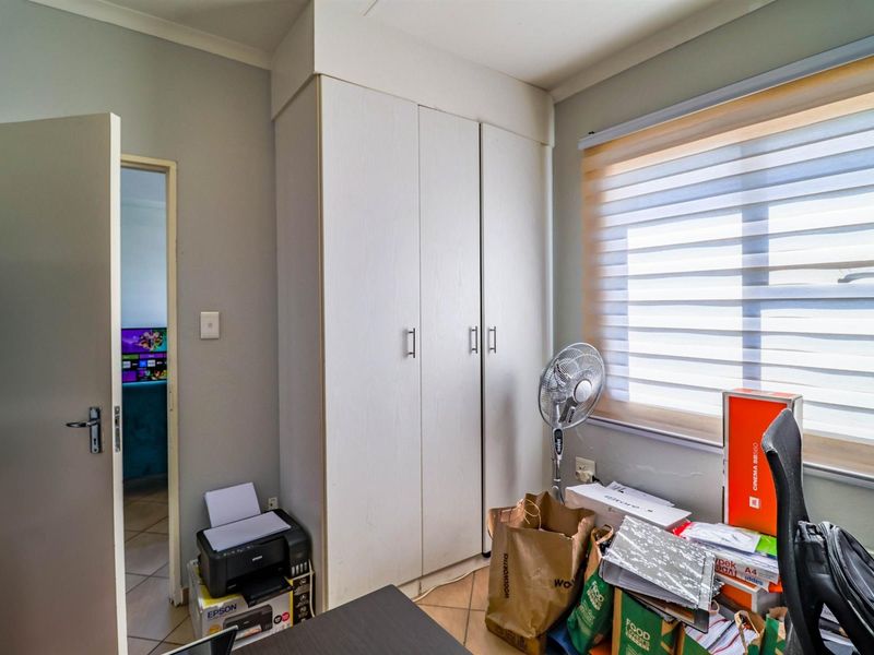 Apartment For Sale in Noordwyk, Midrand - Photo 6