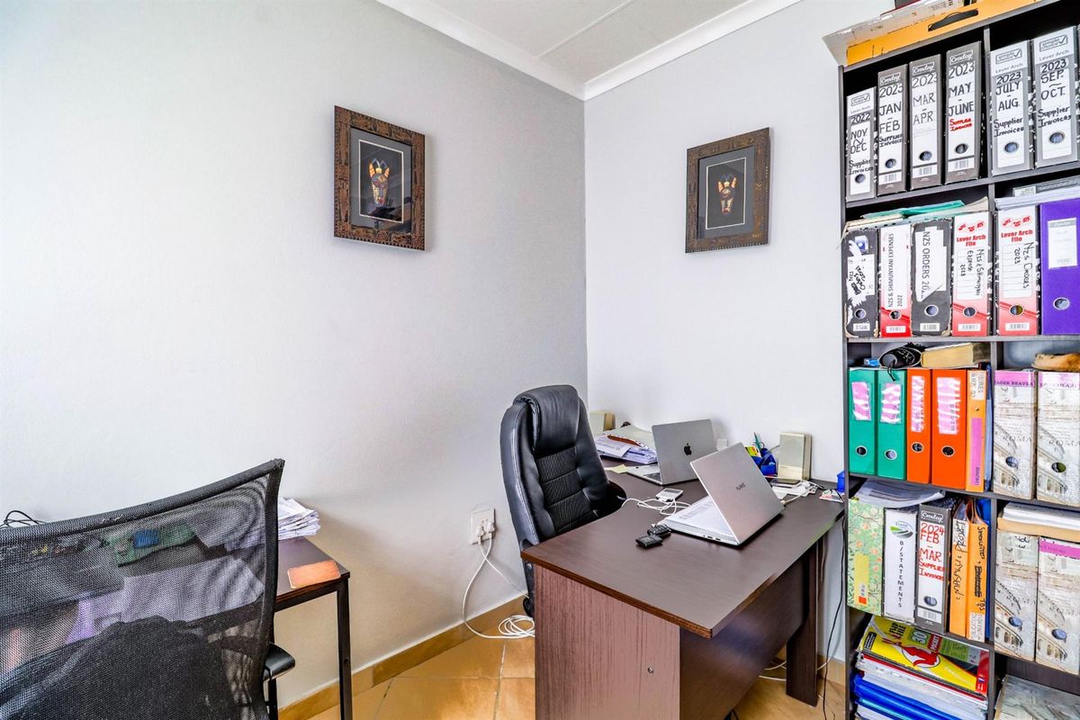 Apartment For Sale in Noordwyk, Midrand - Photo 5