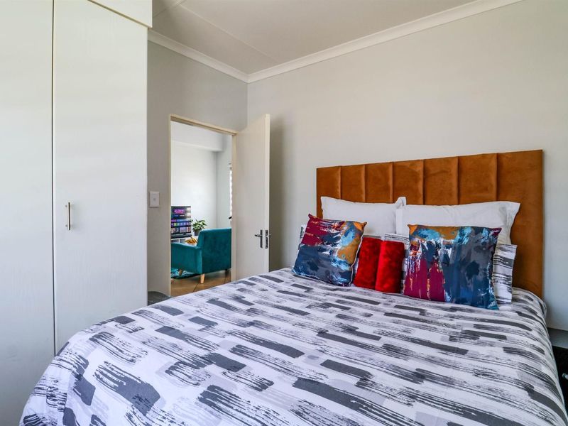 Apartment For Sale in Noordwyk, Midrand - Photo 4