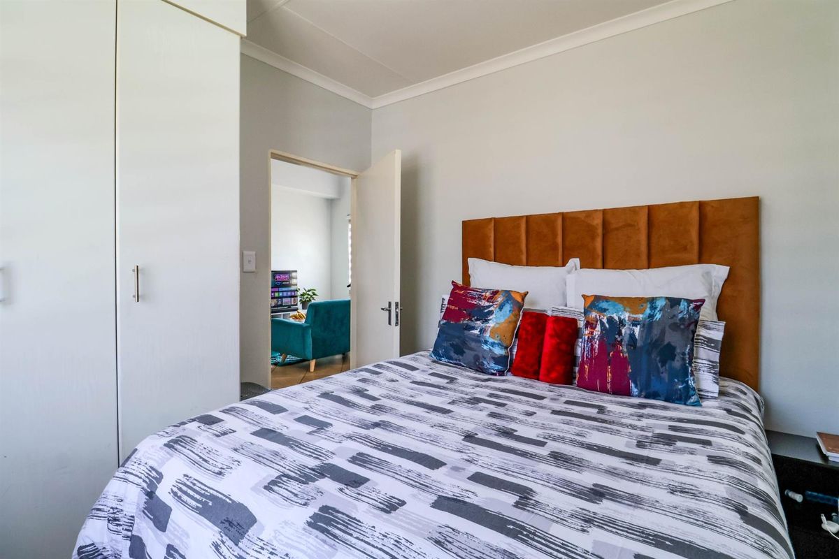 Apartment For Sale in Noordwyk, Midrand - Photo 4