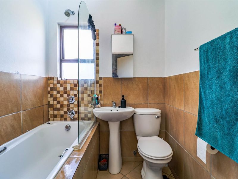 Apartment For Sale in Noordwyk, Midrand - Photo 3