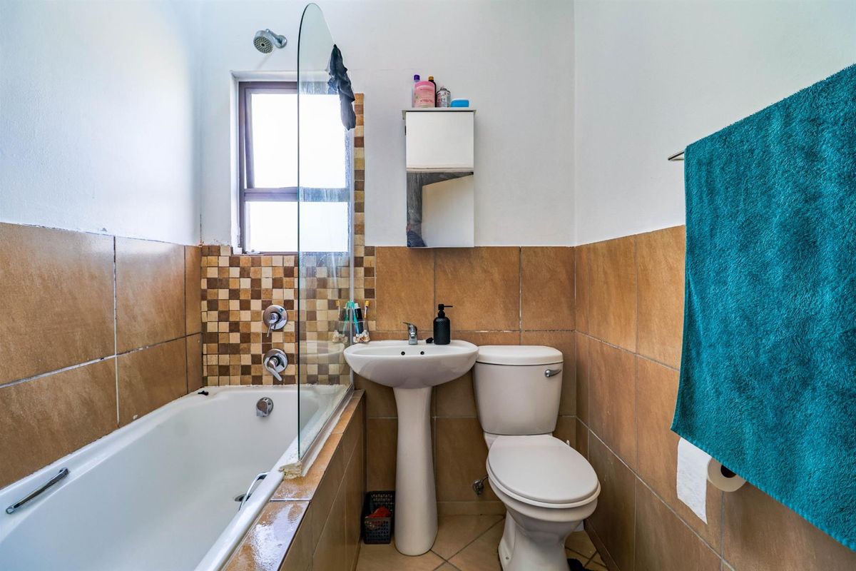 Apartment For Sale in Noordwyk, Midrand - Photo 3