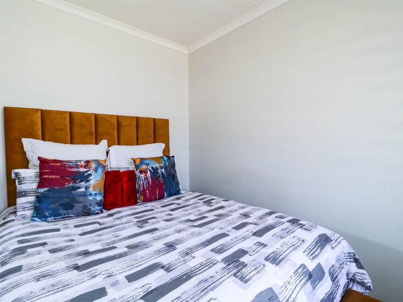 Apartment For Sale in Noordwyk, Midrand - Photo 8