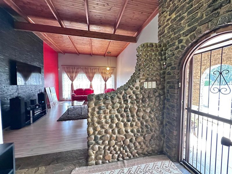 House For Sale in Newcastle, KwaZulu Natal - Photo 4