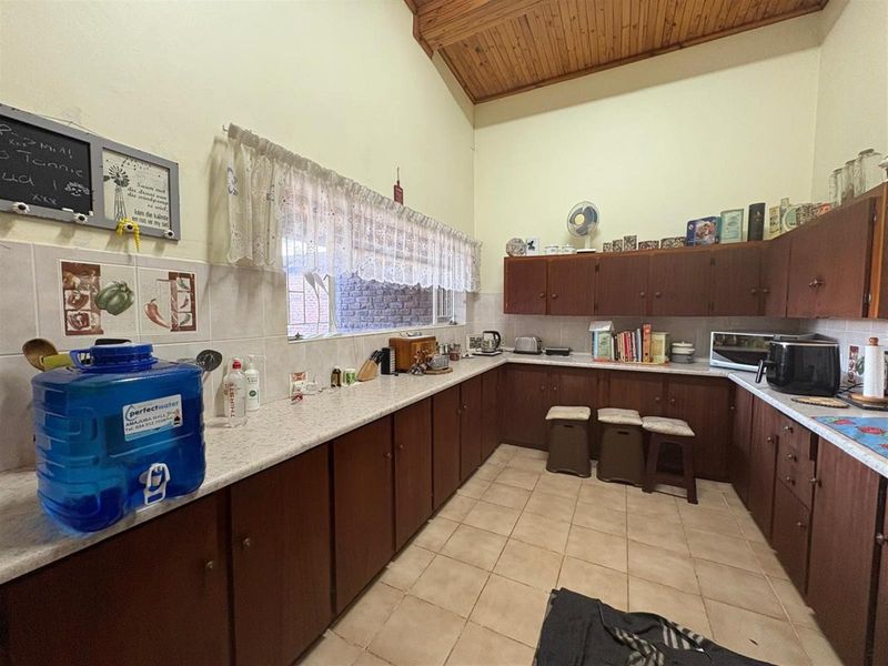 Spacious Family Living in Sought-After Amiel Park, Newcastle - Photo 9