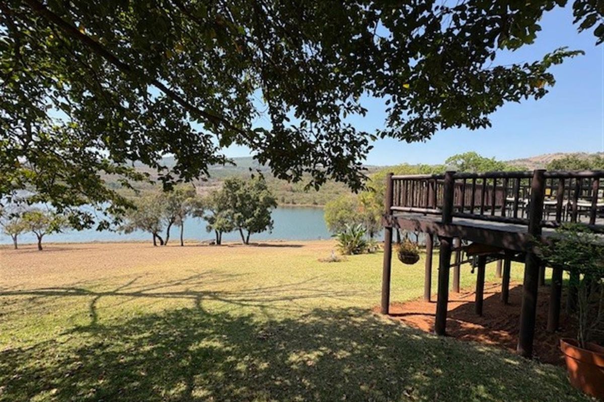 5 Bedroom Home outside White River on Da Gama Dam - Photo 2