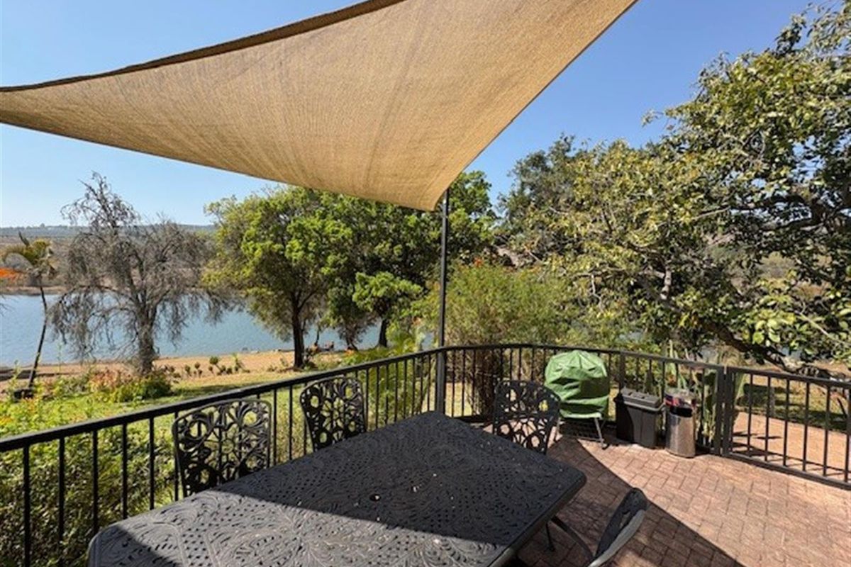 5 Bedroom Home outside White River on Da Gama Dam - Photo 4