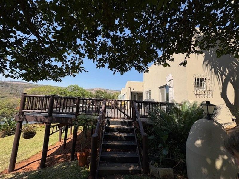 5 Bedroom Home outside White River on Da Gama Dam - Photo 3