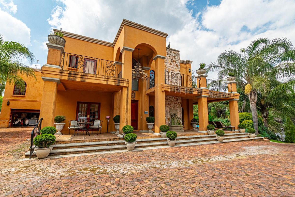 A Signature Blend of Luxury, Lifestyle with Investment Excellence In Carlswald, Midrand - Photo 2