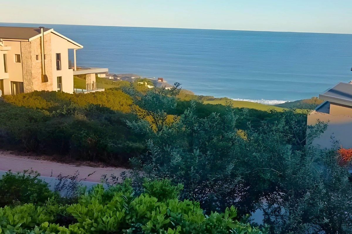 Luxury Coastal Living – Golf Villa with Ocean Views  - Photo 4