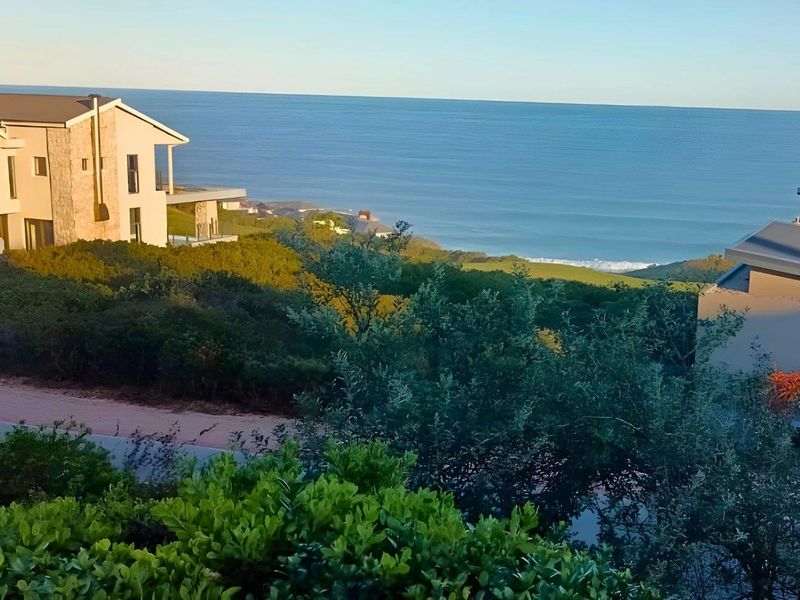 Luxury Coastal Living – Golf Villa with Ocean Views  - Photo 4