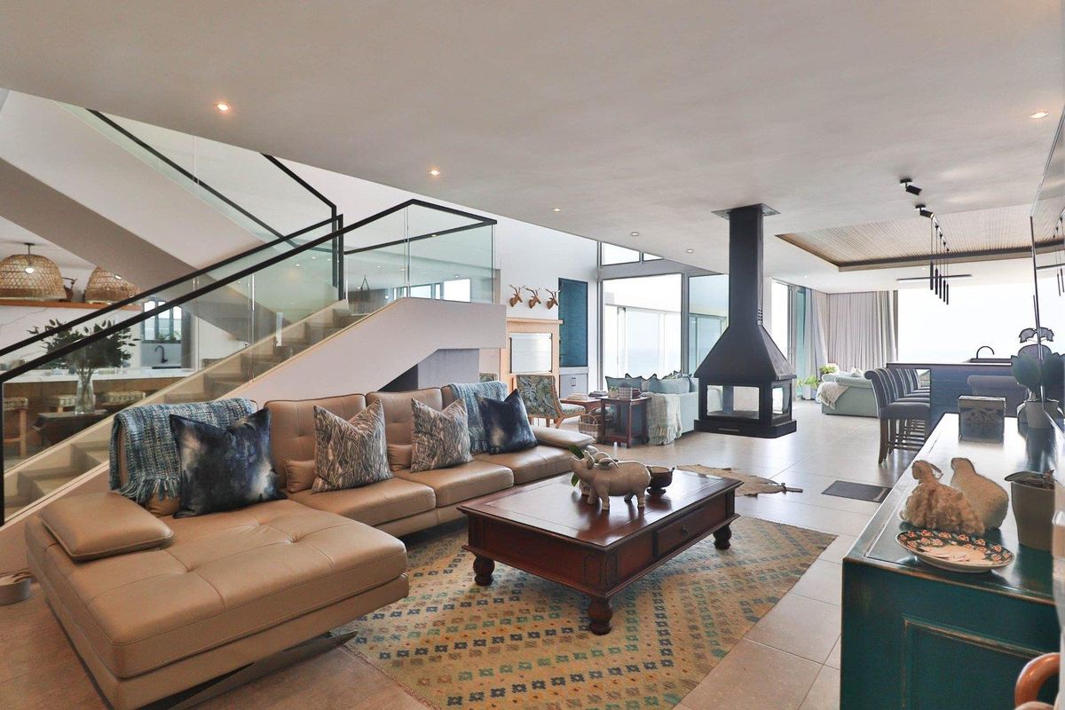 The Pinnacle of Luxury Living on the Cliffside - Photo 3