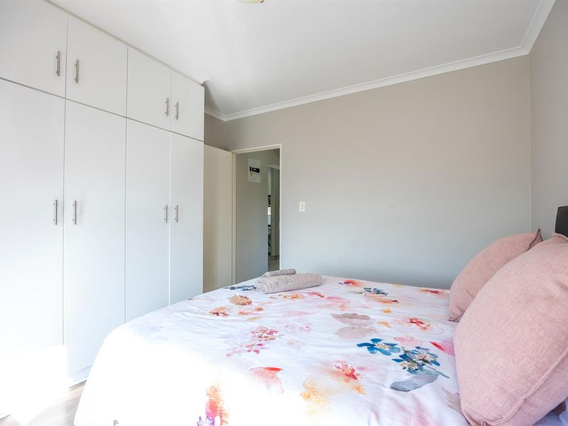 Apartment in Myburgh Park, Langebaan - Photo 9