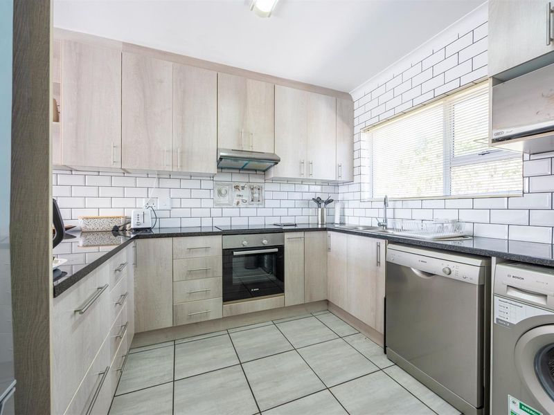 Apartment in Myburgh Park, Langebaan - Photo 6