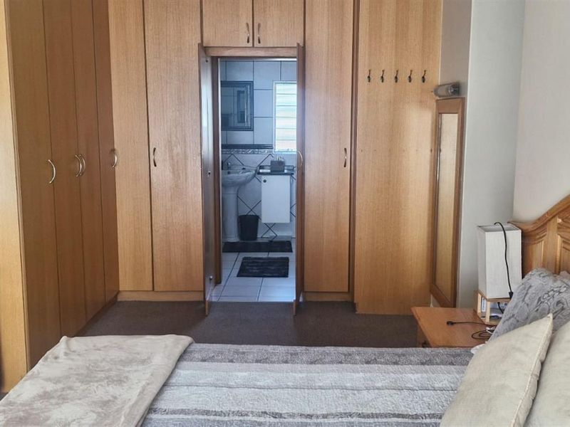 Modern 3-Bedroom Townhouse for Sale in Wilkoppies - Photo 9