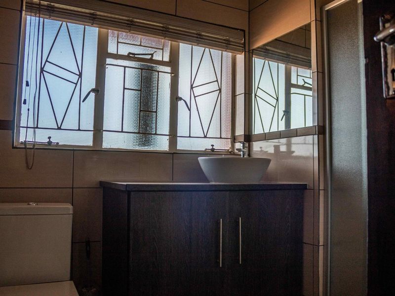 3 Beds 1 Bath Apartment For Sale in White River - Photo 10