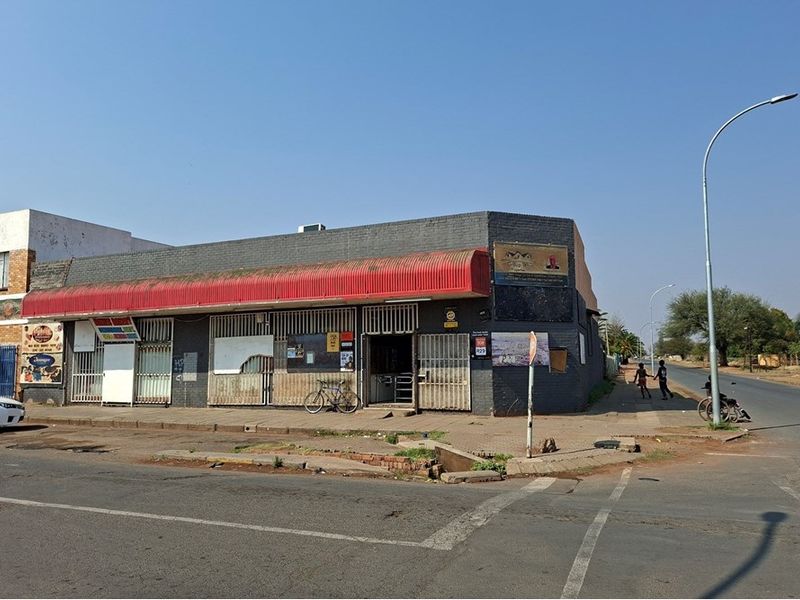 Retail Space For Sale in Verwoerdpark, Kimberley - Photo 4