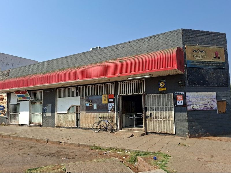 Retail Space For Sale in Verwoerdpark, Kimberley - Photo 2