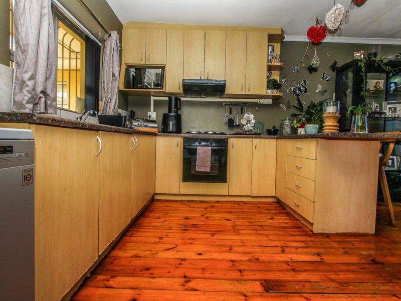 Apartment For Sale in Glenlilly, Parow - Photo 2