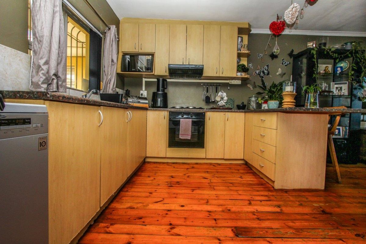 Apartment For Sale in Glenlilly, Parow - Photo 2