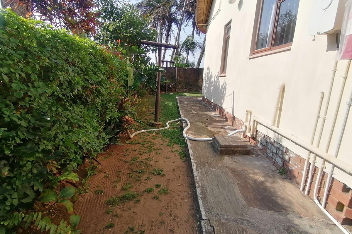 Mtwalume. Charming Townhouse with Thatched Roof - Photo 4